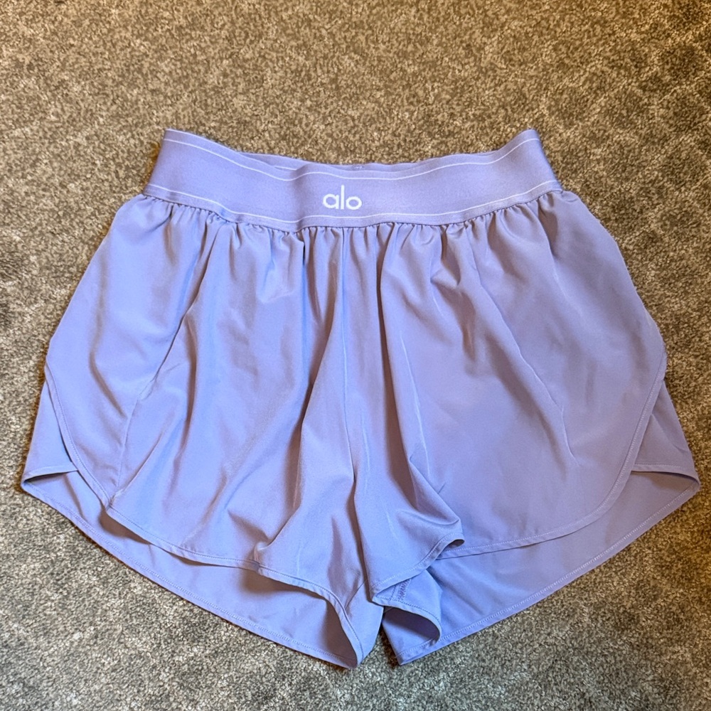 ALO Yoga Women's Light Purple Athletic Shorts